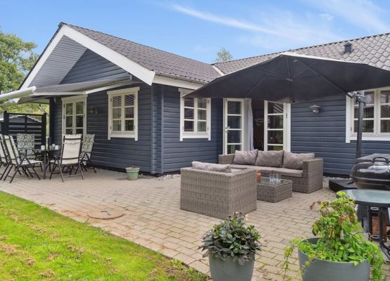 "Aldis" - 300m from the sea