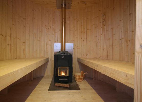 Hot-/Cold-Tub and Sauna