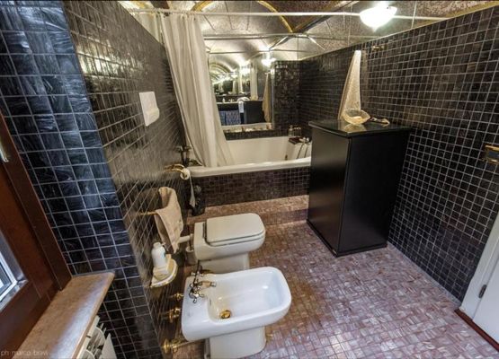 double jacuzzi bathroom